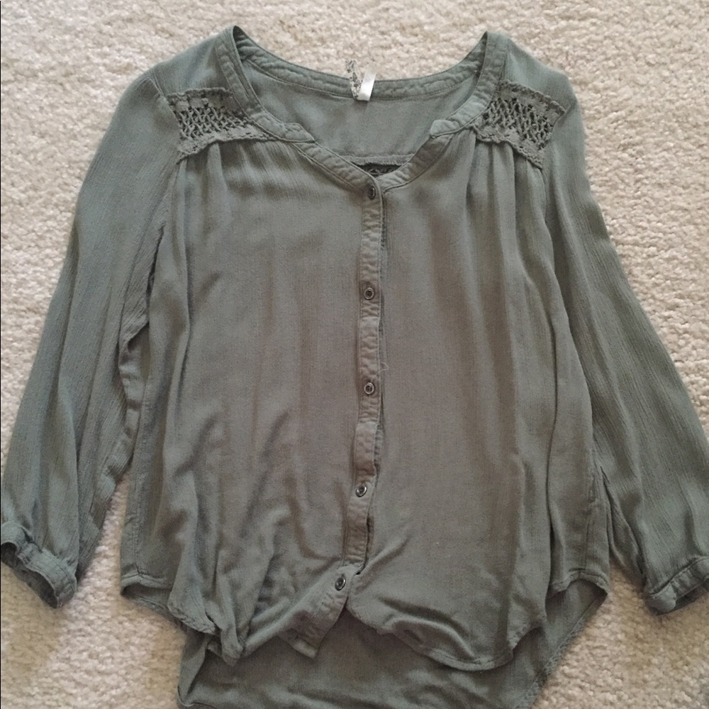 Green Shirt w/ Buttons Down Middle
